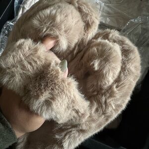 Faux Fur Beige Slippers (Never Worn)